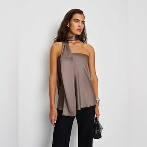 Reformation sienna top - magnetic